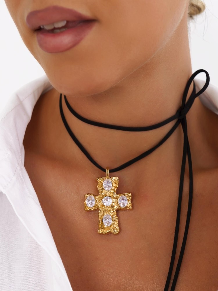 NECKLACE WITH A CROSS -...