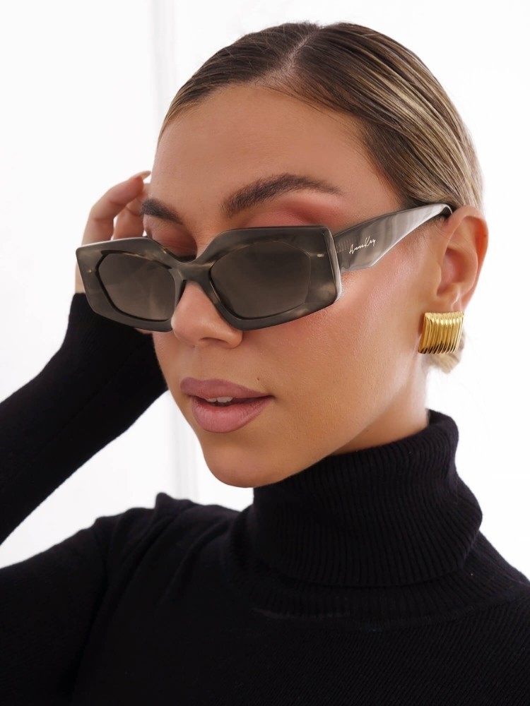  ANNAKEY JESSA GREY SMOKE SUNGLASSES 2025
