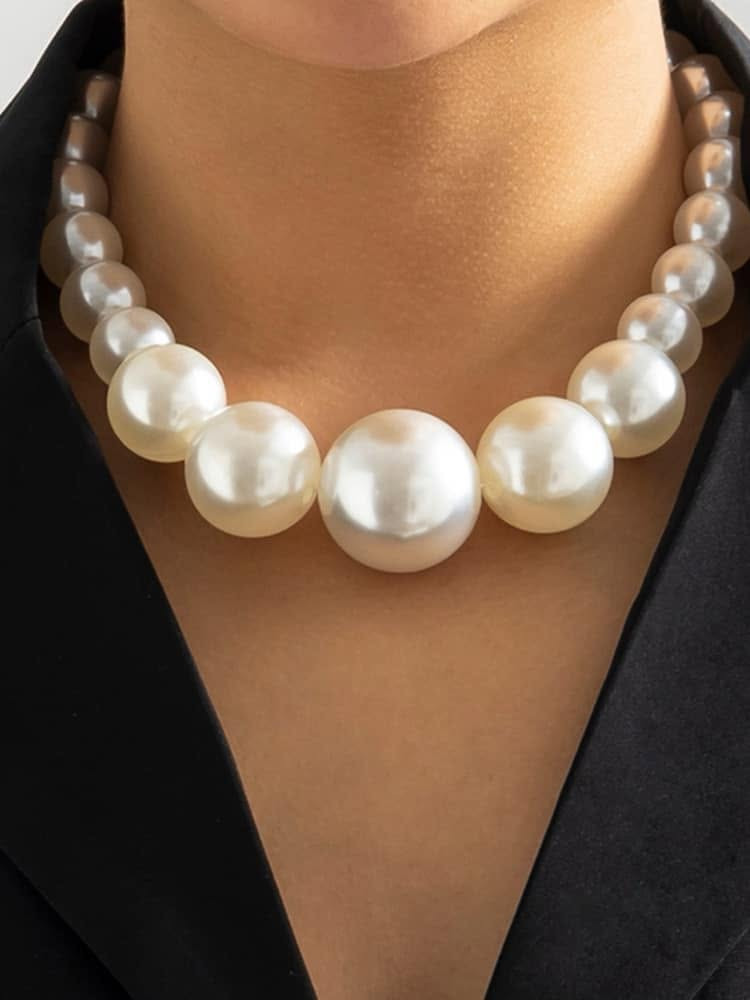 BIG PEARLS NECKLACE
